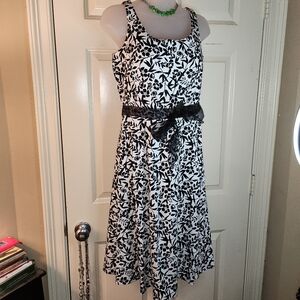 3/$20 Hillard and Hanson Dress
